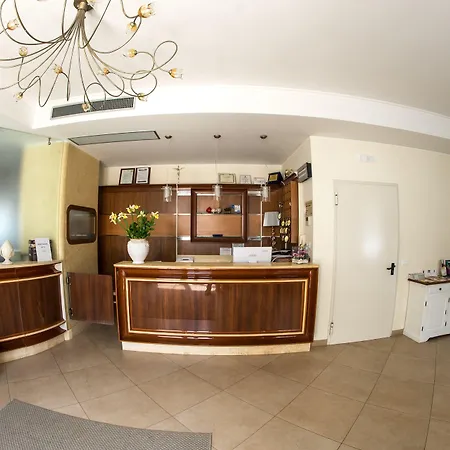 Victoria Torre Santa Sabina