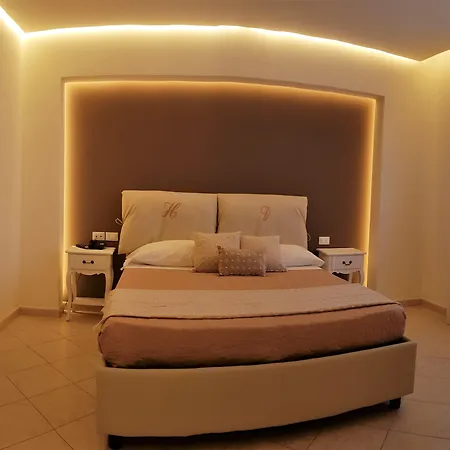 Victoria Hotel 4*