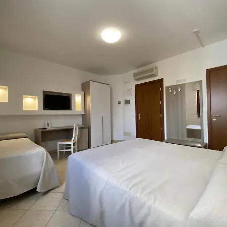 Victoria Hotel 4*