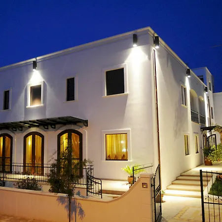 Victoria Hotel 4*