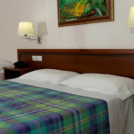 Victoria Hotel Torre Santa Sabina